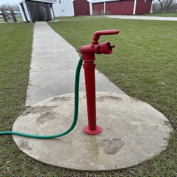 (red hydrant)